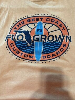 Flo Grown Custom Boards Crest Tee Mens size XL